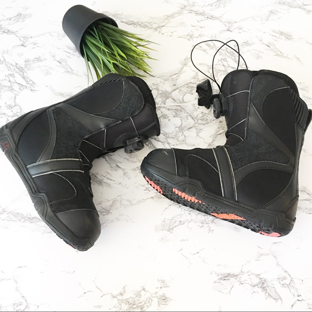 K2 snowboarding black womens boots size 6.5